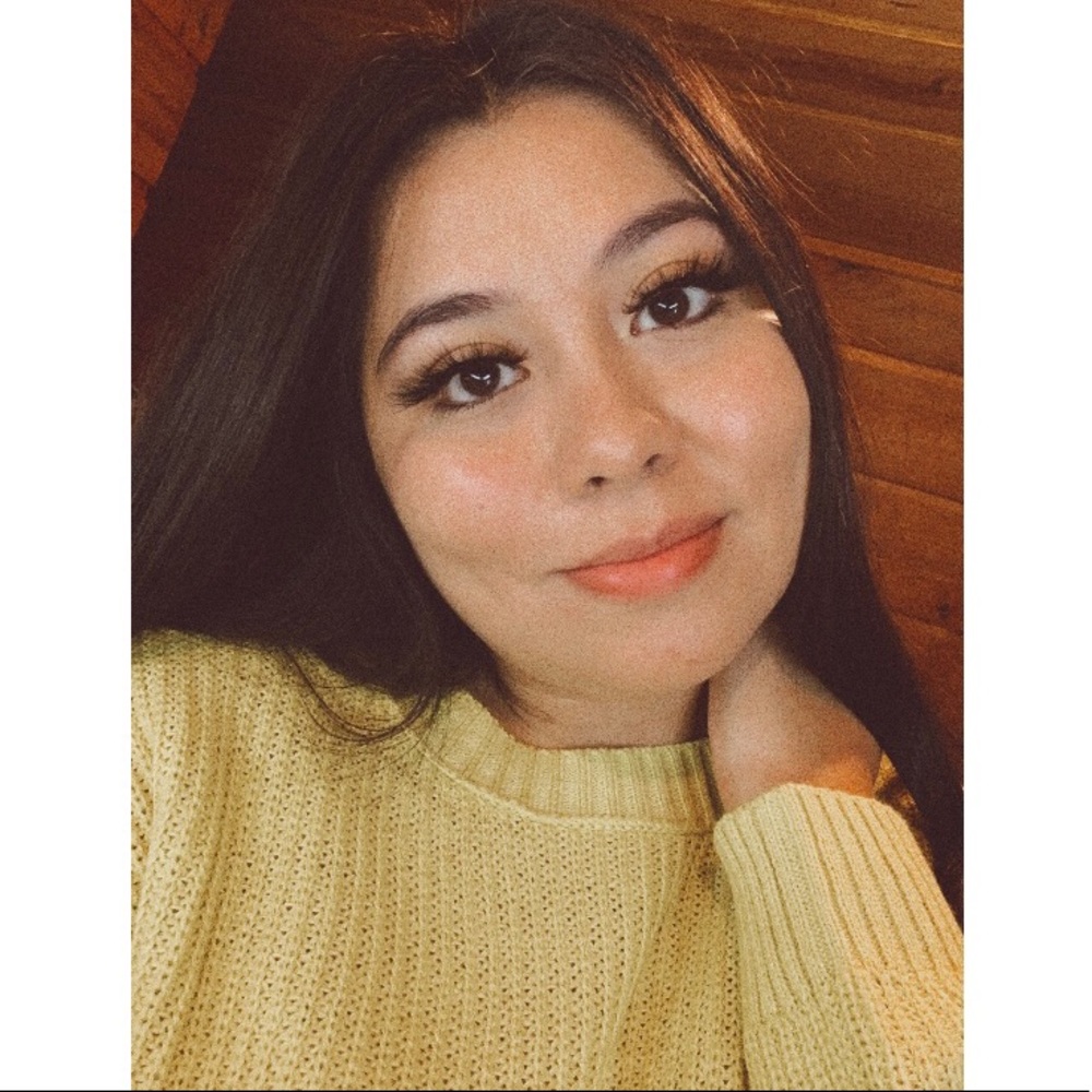 Meet your Posher, Yessenia